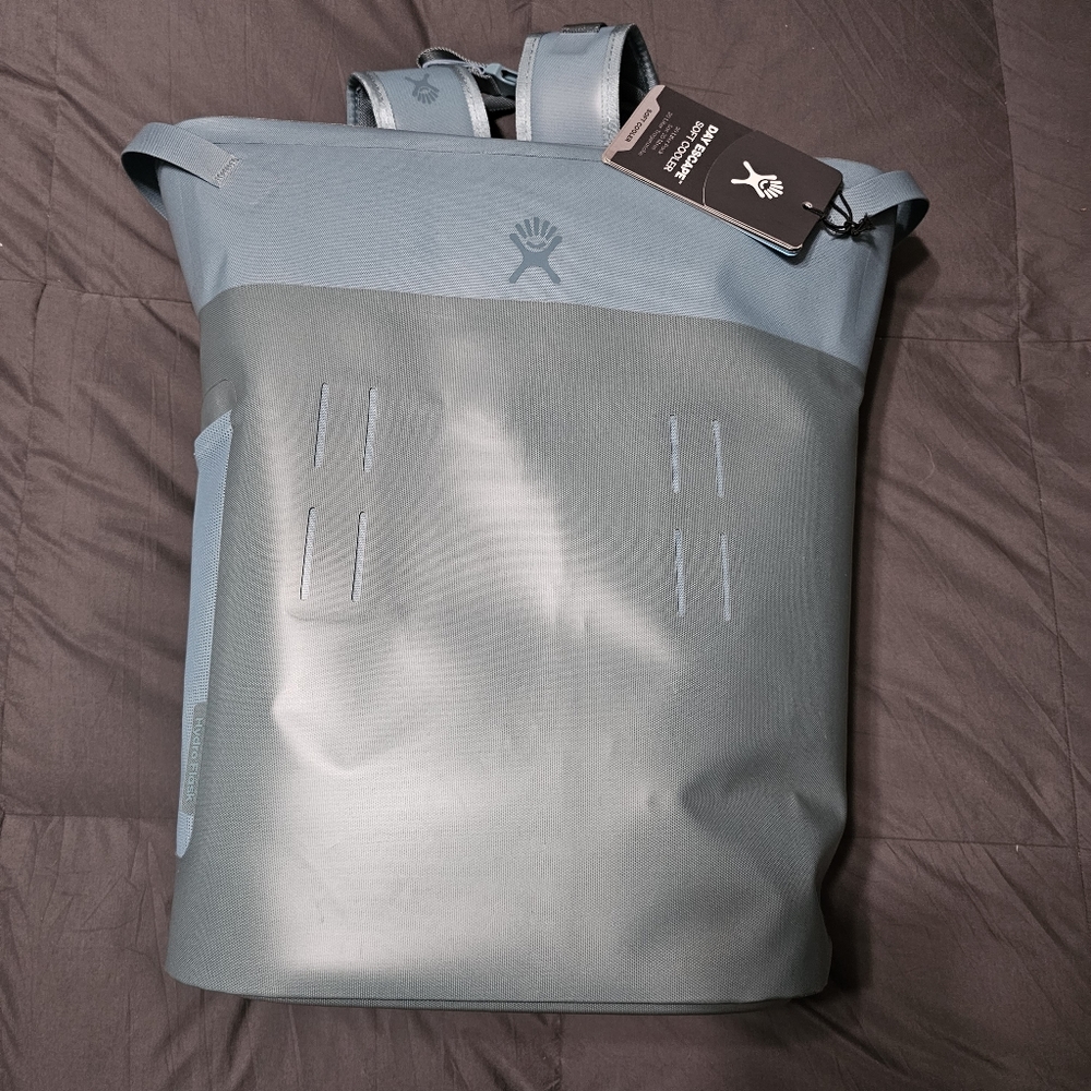 NWOT Hydro Flask Blue Soft Cooler Bag with Roll-Top Closure
